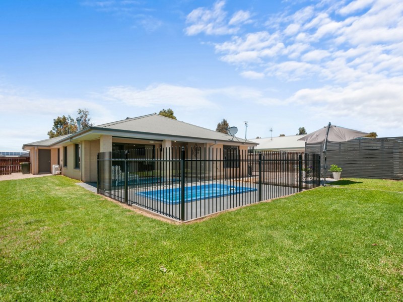 27 Shannon Boulevard, Bairnsdale VIC 3875