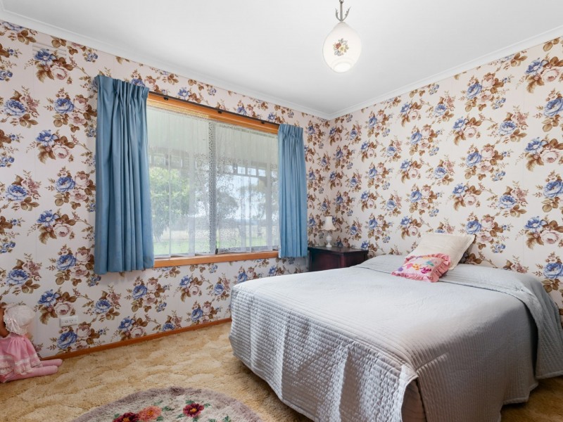 9 Pheasant Track, Granite Rock VIC 3875