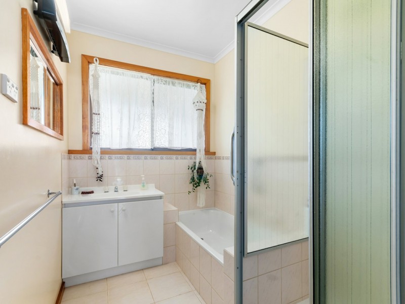 9 Pheasant Track, Granite Rock VIC 3875