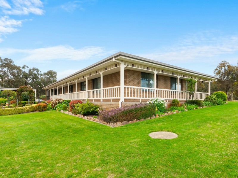 9 Pheasant Track, Granite Rock VIC 3875