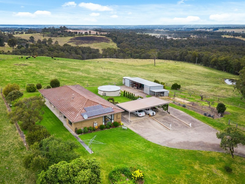 9 Pheasant Track, Granite Rock VIC 3875