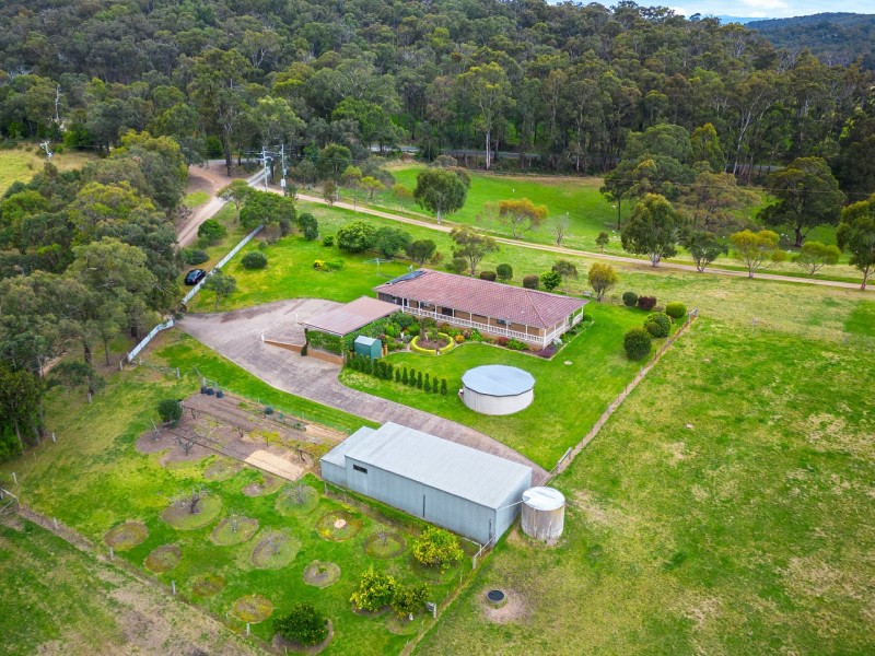9 Pheasant Track, Granite Rock VIC 3875