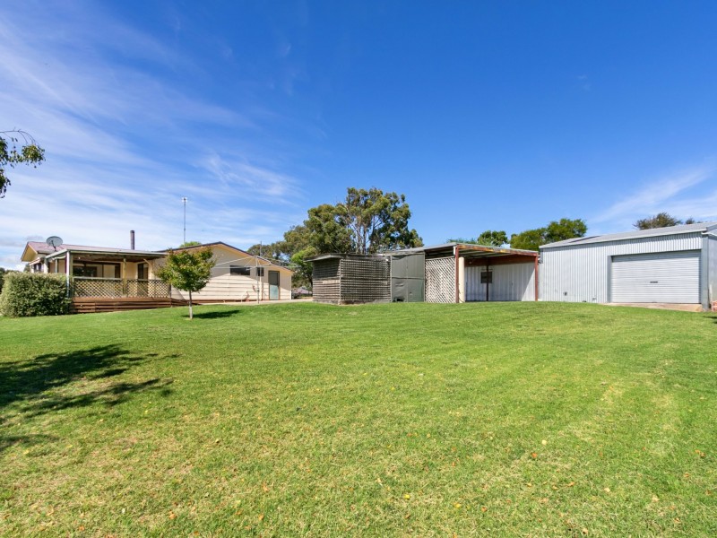 65 Ives Road, Lindenow South VIC 3875