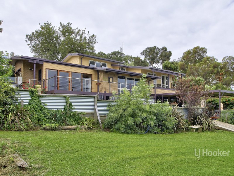 49 – 51 Robb Street, Bairnsdale VIC 3875