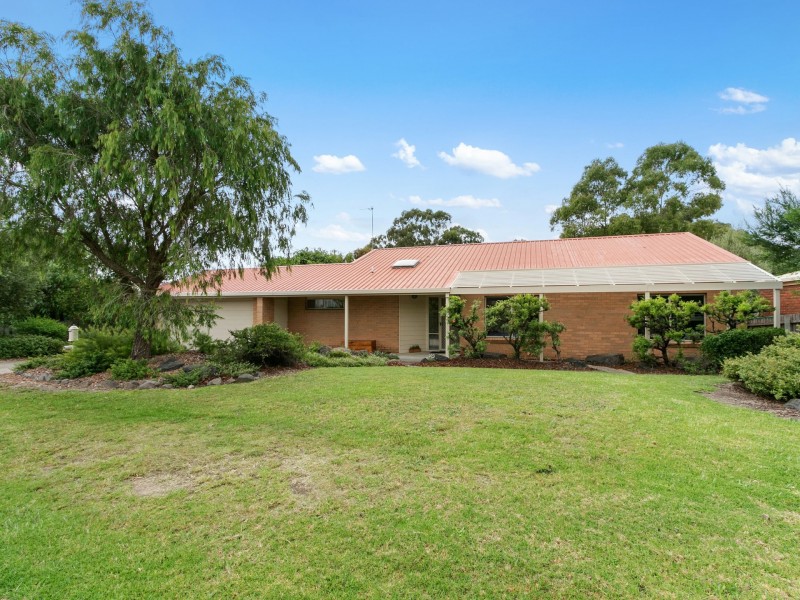 65 Harnham Drive, Bairnsdale VIC 3875