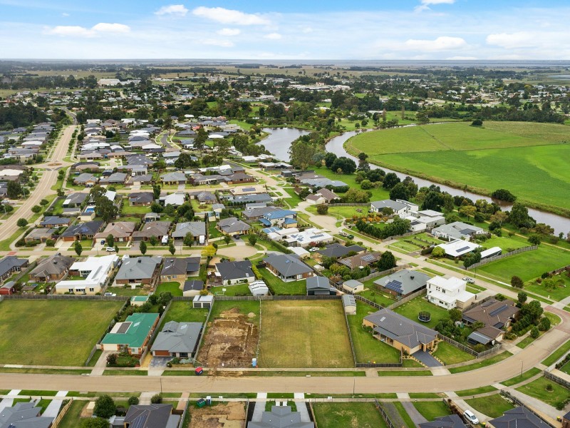 17 Glendon Drive, Eastwood VIC 3875