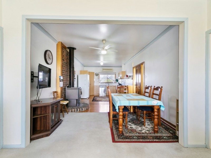 15 Bellevue Road, Wy Yung VIC 3875
