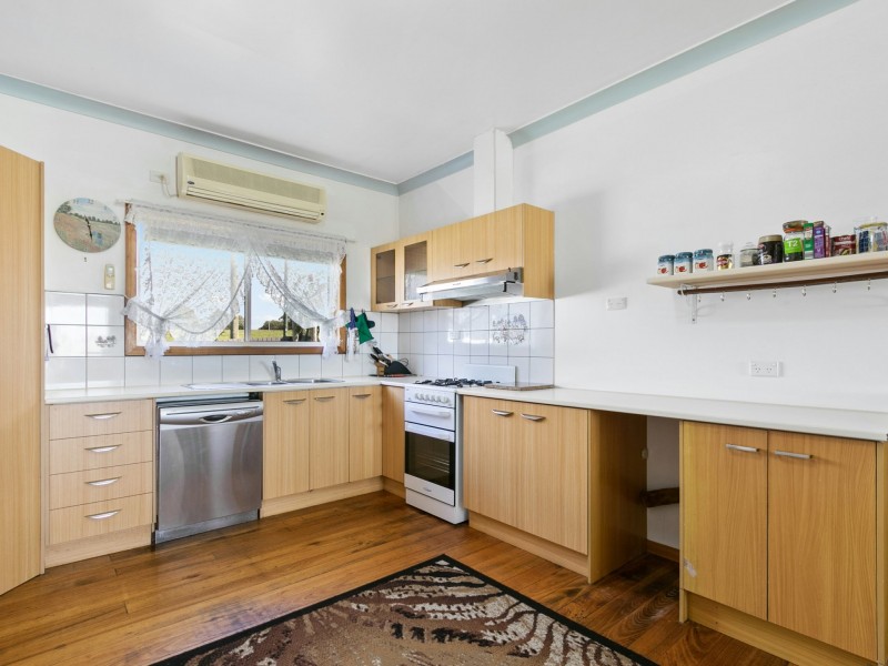15 Bellevue Road, Wy Yung VIC 3875