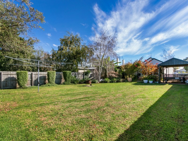 47 Francis Street, Bairnsdale VIC 3875