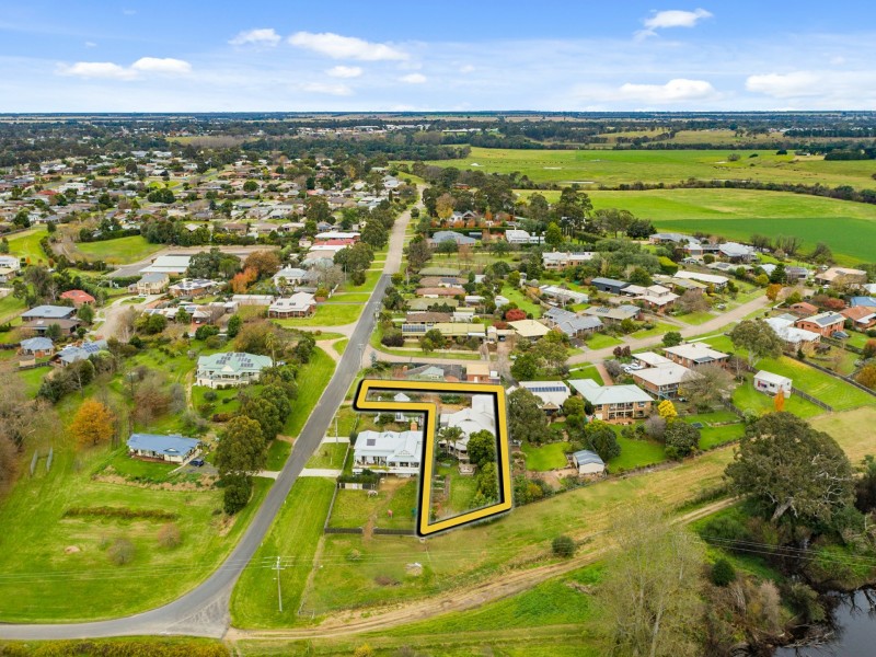 8 Riley Street, Bairnsdale VIC 3875