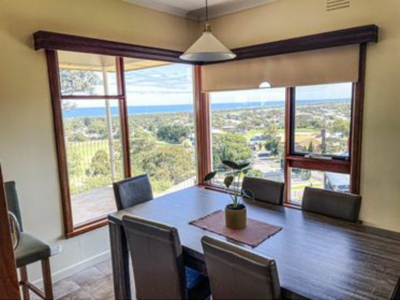 26b Bung Yarnda Court, Lakes Entrance VIC 3909