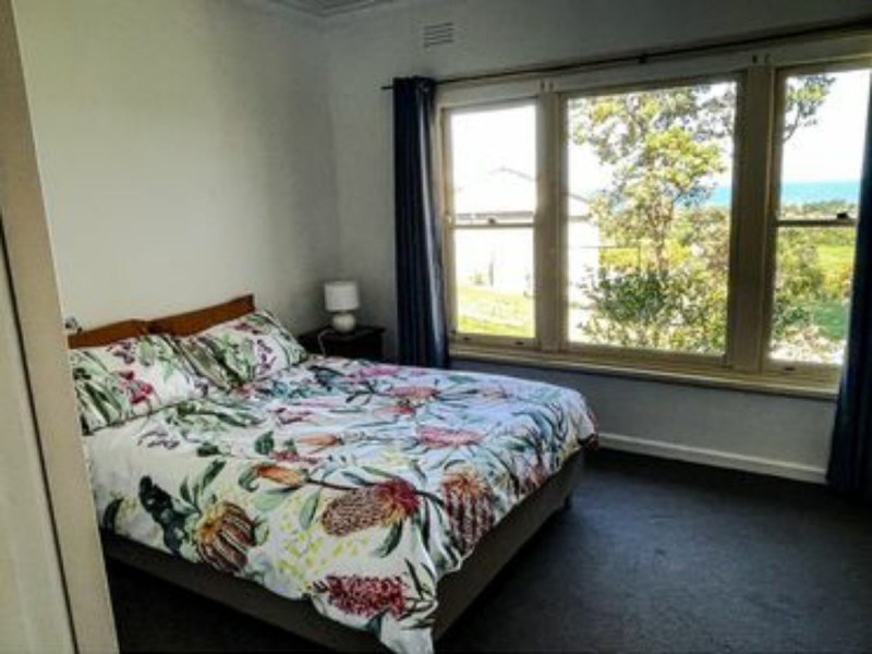 26b Bung Yarnda Court, Lakes Entrance VIC 3909