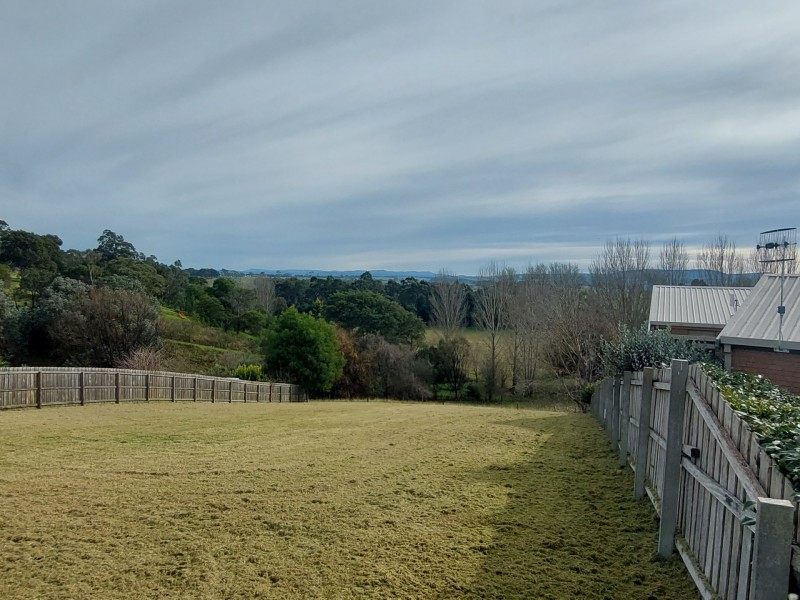 41 Harnham Drive, Bairnsdale VIC 3875