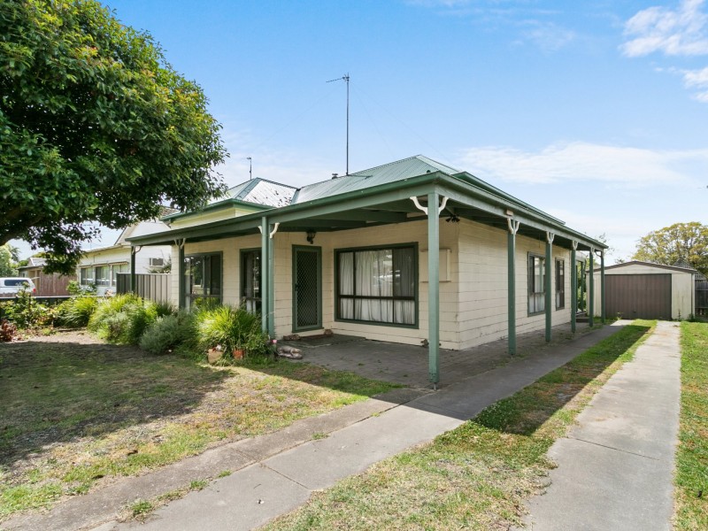 19 McKean Street, Bairnsdale VIC 3875