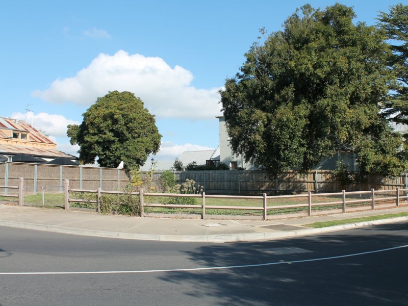 2 Wood Street, Bairnsdale VIC 3875