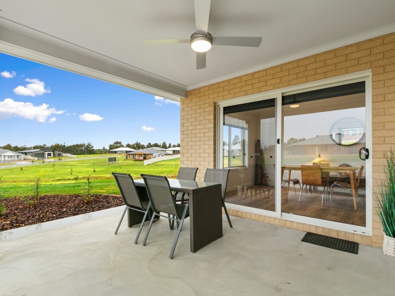 10 Southon Terrace, Nicholson VIC 3882
