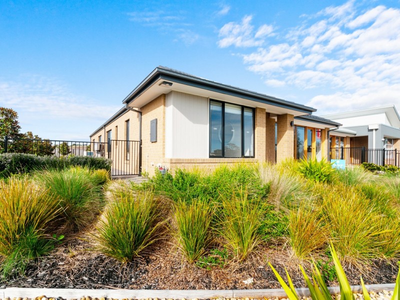 16 Lomandra Boulevard, Lucknow VIC 3875