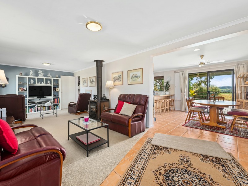 100 Hoyt Street, Lindenow VIC 3865