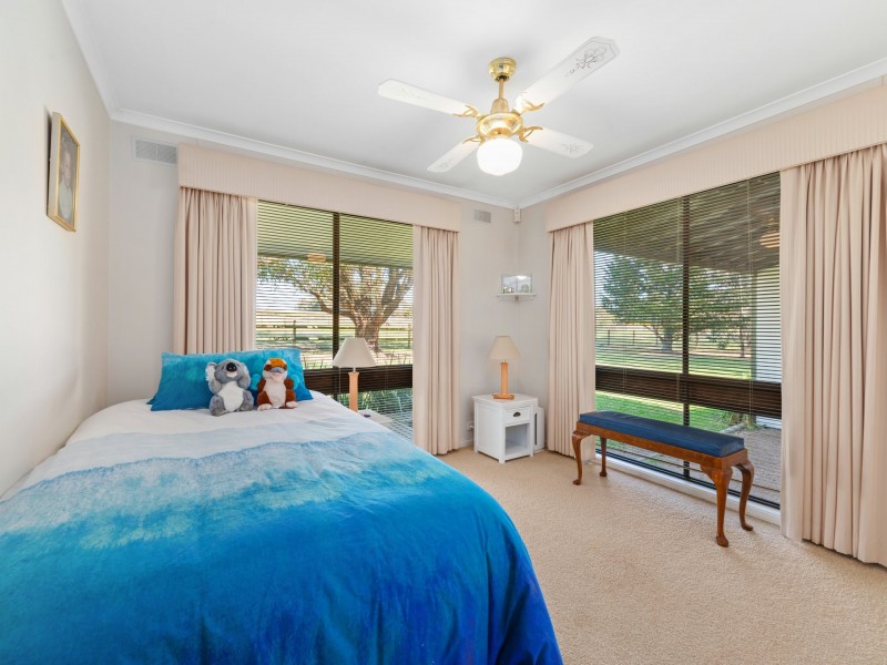 100 Hoyt Street, Lindenow VIC 3865