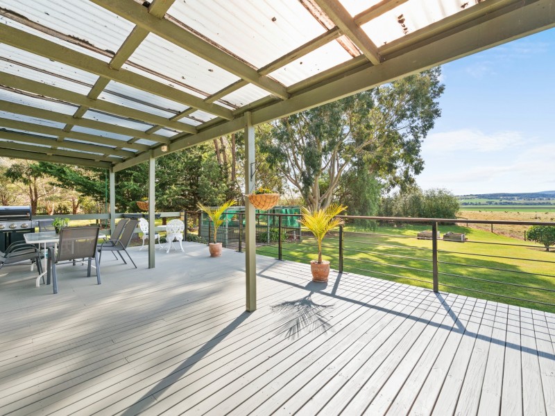 100 Hoyt Street, Lindenow VIC 3865