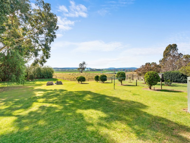 100 Hoyt Street, Lindenow VIC 3865