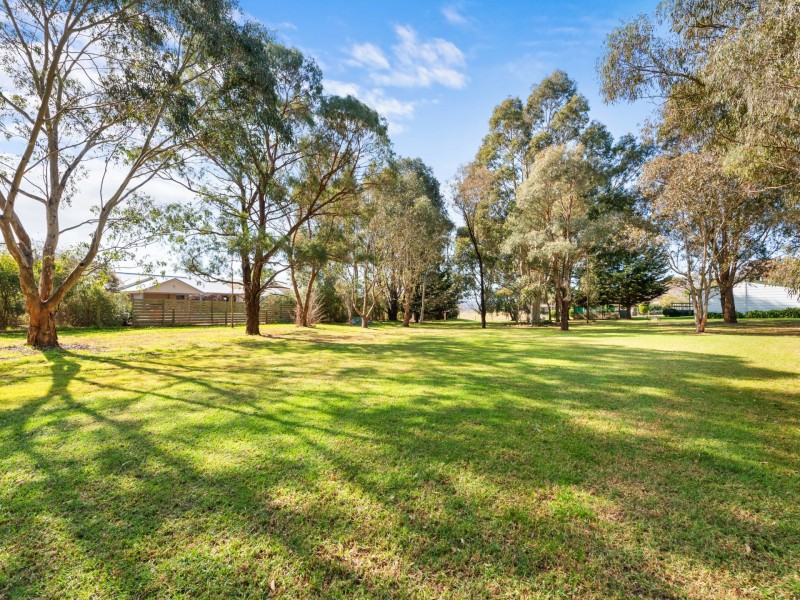 100 Hoyt Street, Lindenow VIC 3865
