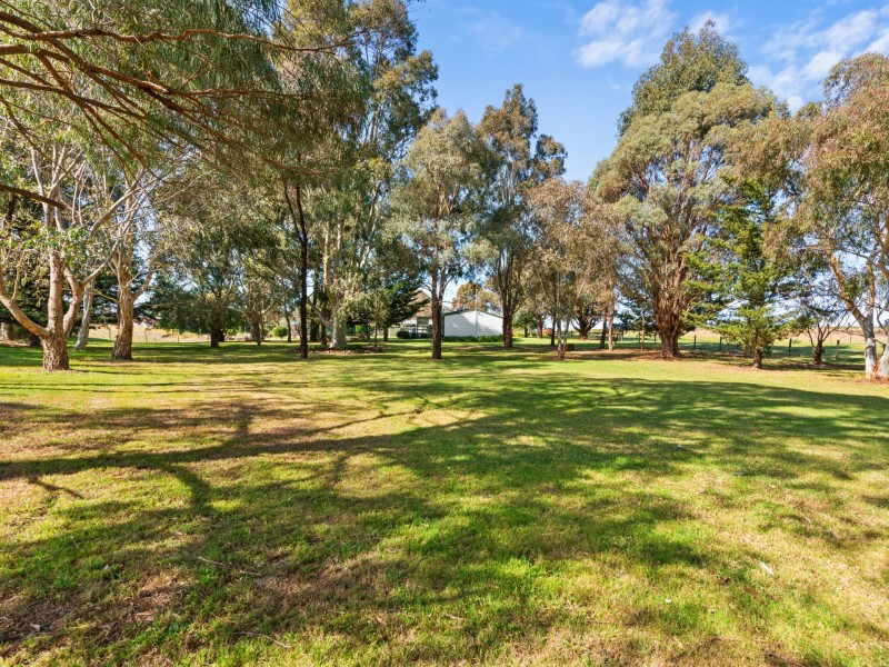 100 Hoyt Street, Lindenow VIC 3865