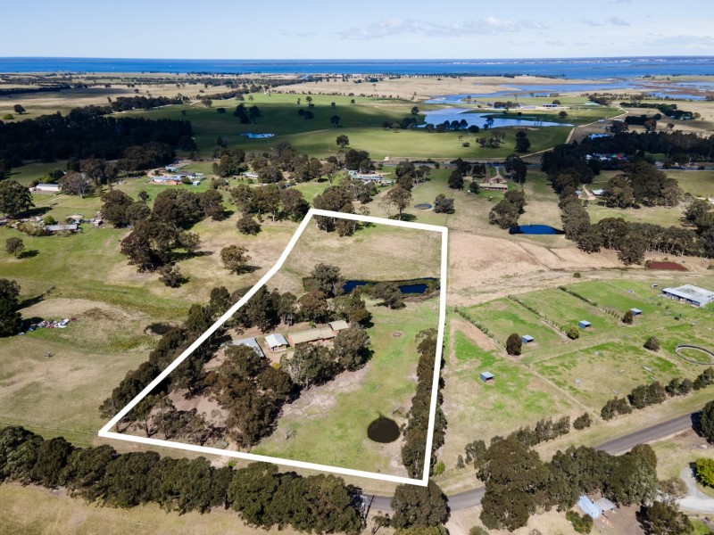 27 Paterson Court, Nicholson VIC 3882