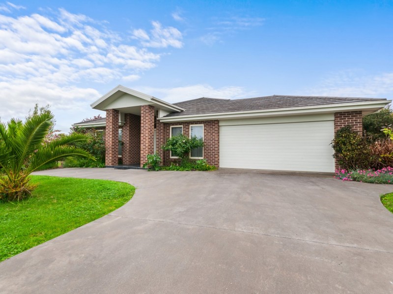 30 Timbarra Drive, Eastwood VIC 3875