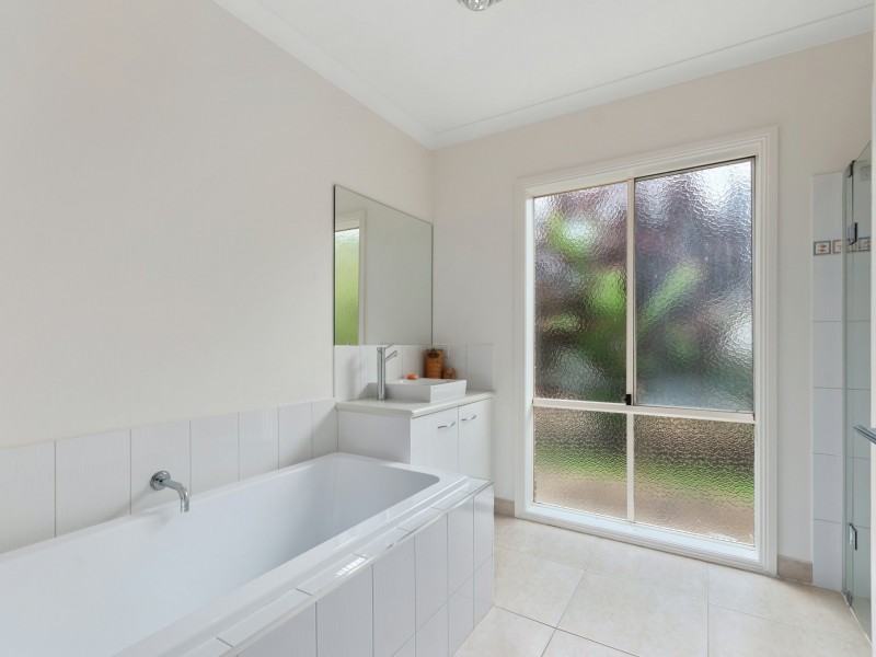 30 Timbarra Drive, Eastwood VIC 3875