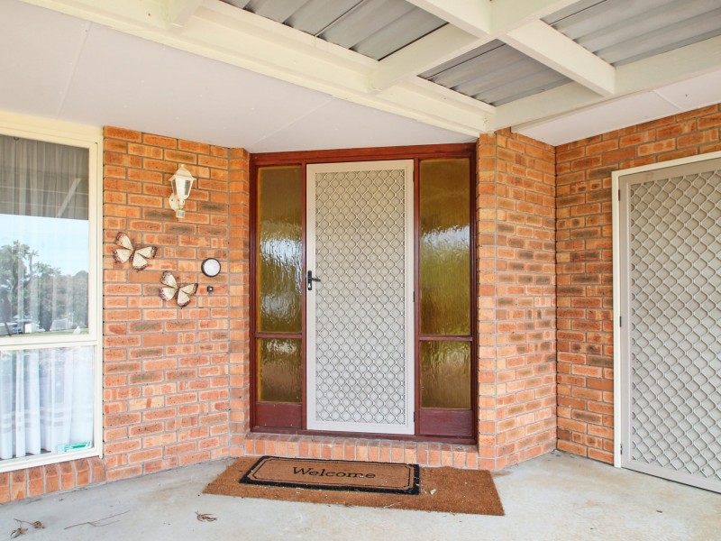 12 Nicole Court, Wy Yung VIC 3875