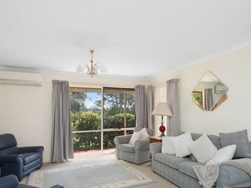 12 Nicole Court, Wy Yung VIC 3875