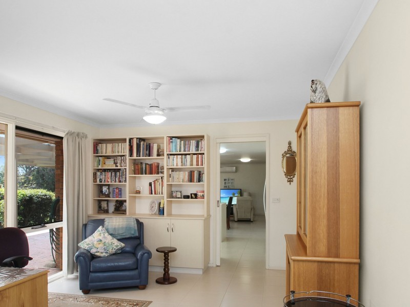 12 Nicole Court, Wy Yung VIC 3875