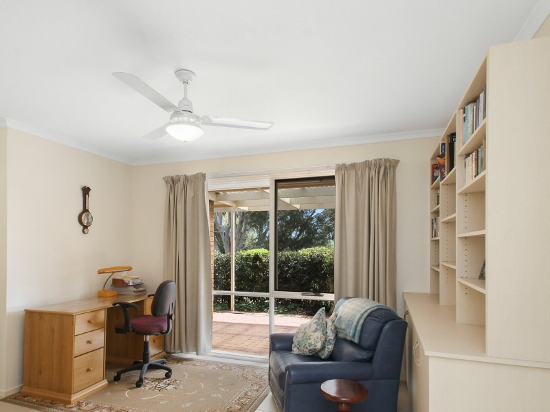 12 Nicole Court, Wy Yung VIC 3875