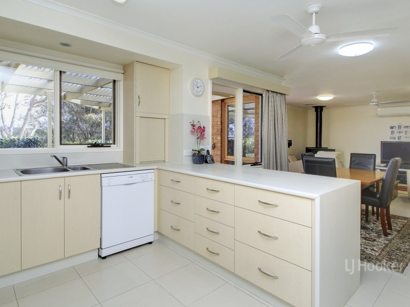 12 Nicole Court, Wy Yung VIC 3875