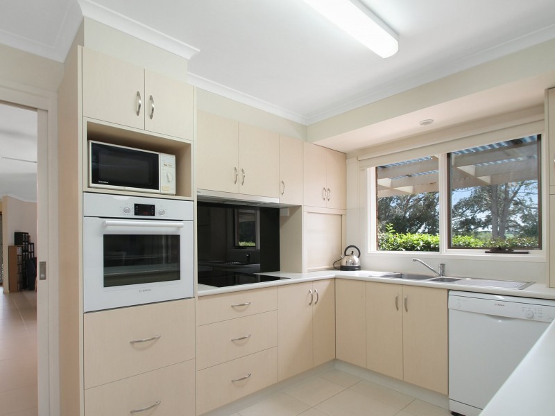 12 Nicole Court, Wy Yung VIC 3875