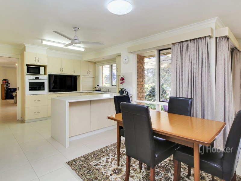 12 Nicole Court, Wy Yung VIC 3875