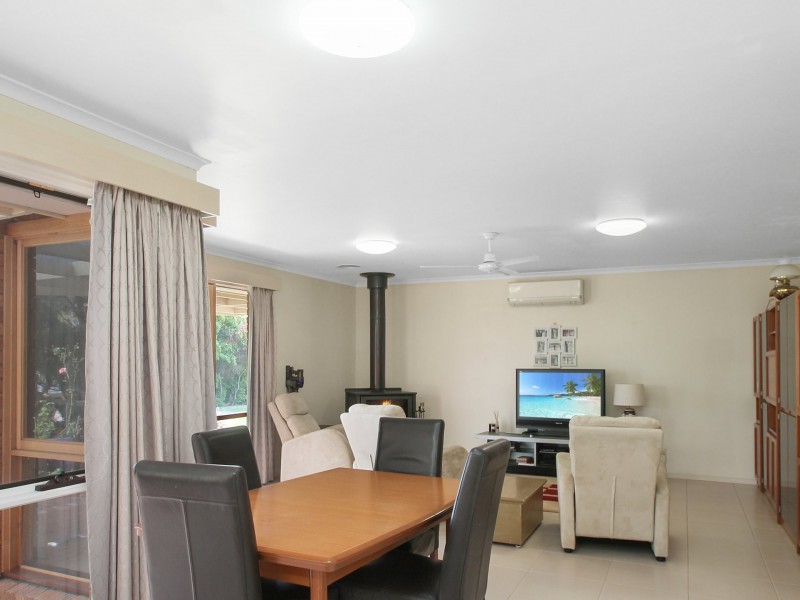 12 Nicole Court, Wy Yung VIC 3875