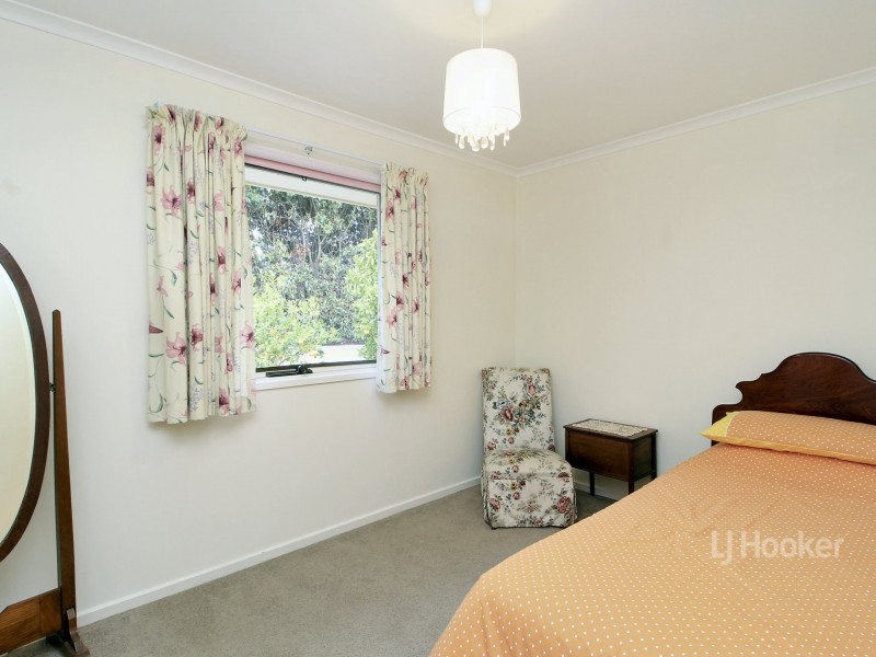 12 Nicole Court, Wy Yung VIC 3875