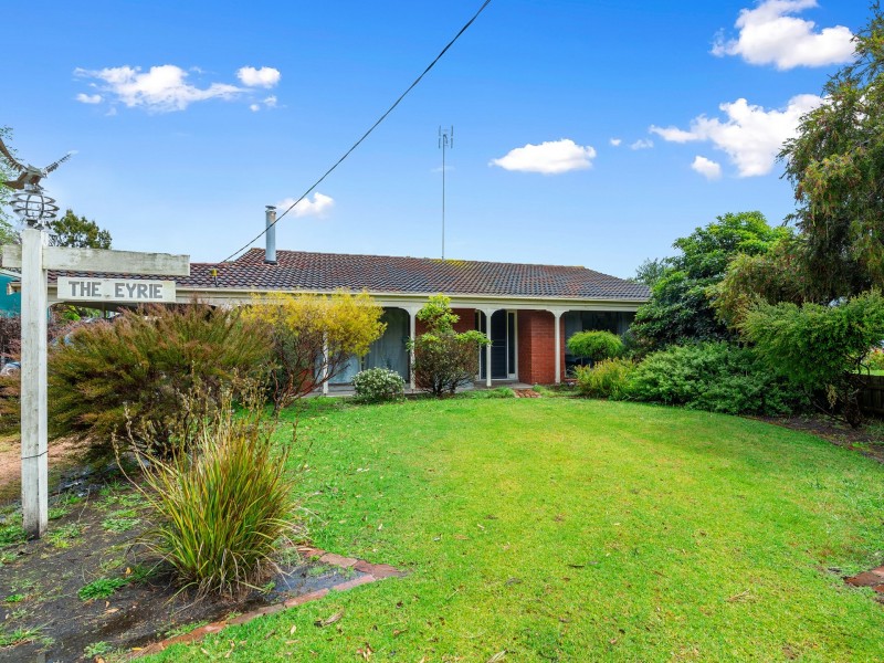 9 White Court, Eagle Point VIC 3878