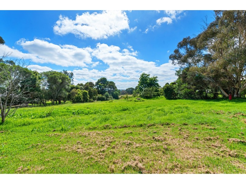 50 Dumont Drive, Mount Taylor VIC 3875