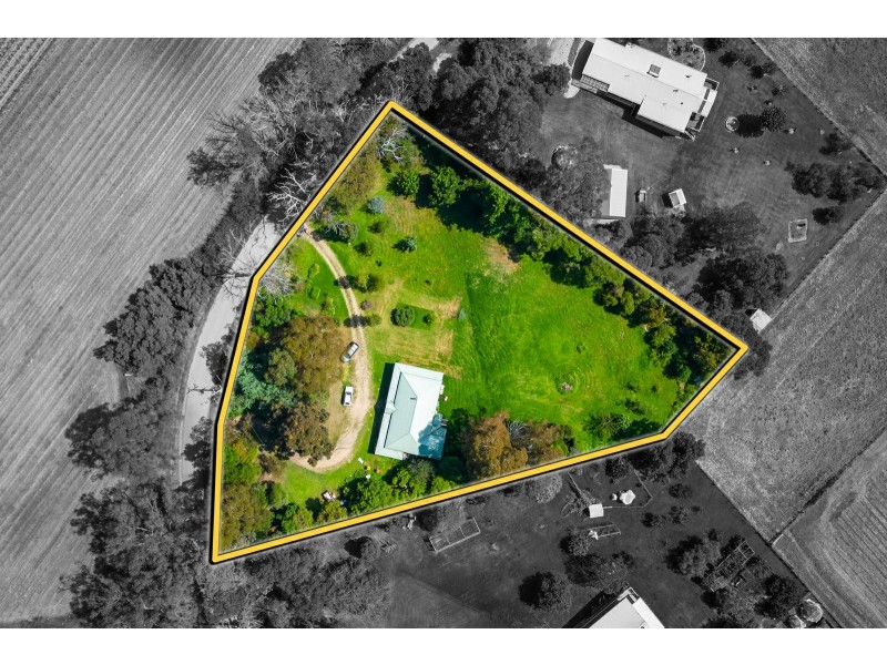 50 Dumont Drive, Mount Taylor VIC 3875