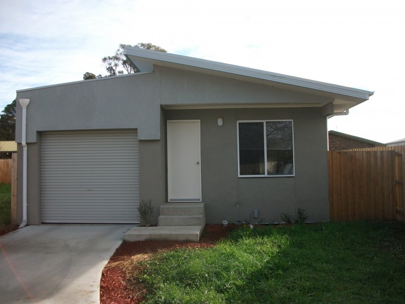 Unit 3/154 Bullumwaal Road, Wy Yung VIC 3875