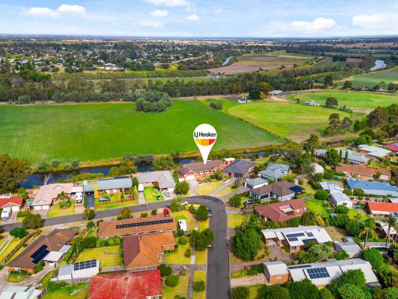 17 Bluff Court, Eastwood VIC 3875