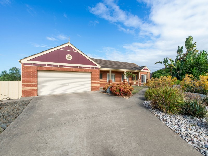 17 Bluff Court, Eastwood VIC 3875