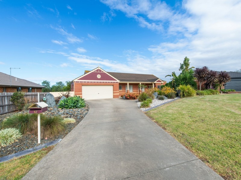 17 Bluff Court, Eastwood VIC 3875