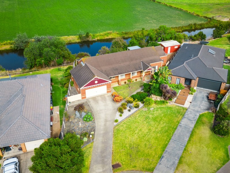 17 Bluff Court, Eastwood VIC 3875