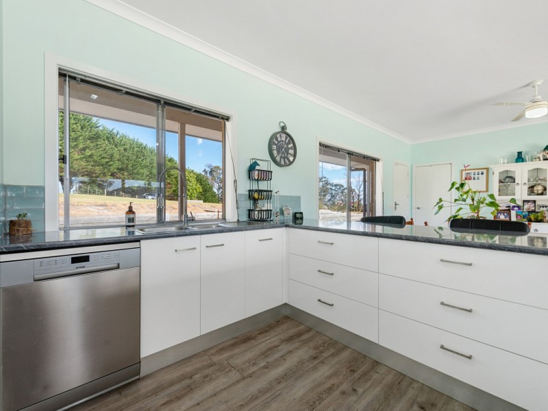 122 Ellaswood Road, Ellaswood VIC 3875