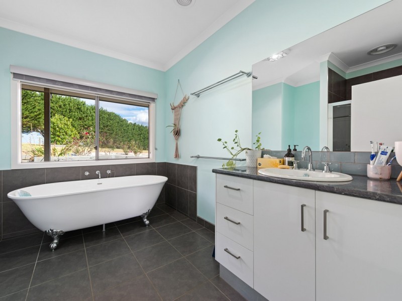 122 Ellaswood Road, Ellaswood VIC 3875