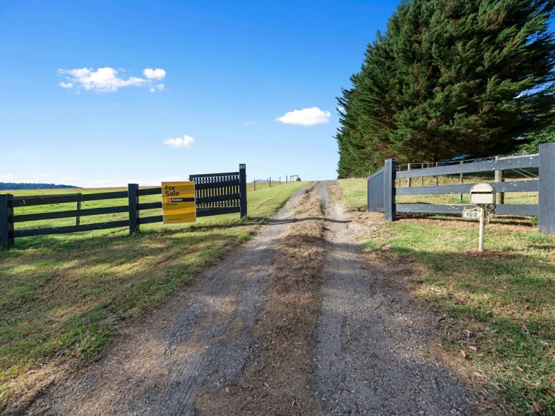 122 Ellaswood Road, Ellaswood VIC 3875